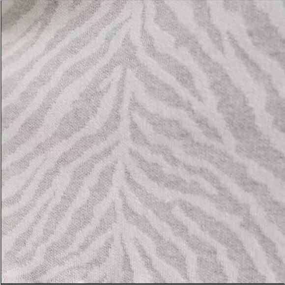 NWT Anthropologie Dolan White Gray Zebra Sweater Knit Ruffle Skirt XS New - Picture 4 of 15